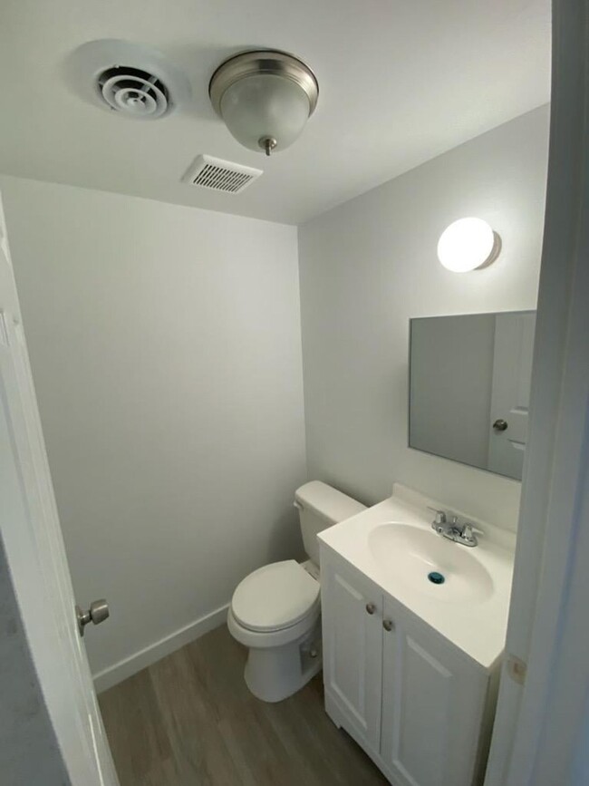 Photo - Cozy 2-Bedroom Apartment with Convenient A... Unit 3751-2F