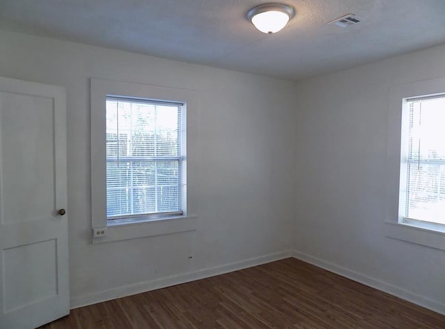 Photo - 1611 Lyndle Rd