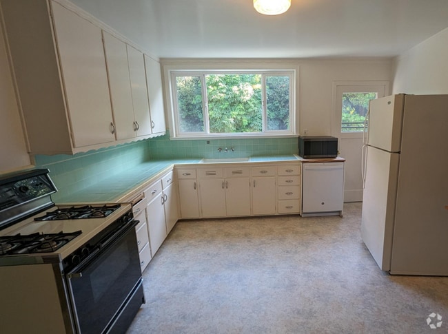 Building Photo - 472-474-474 Corbett Ave Unit 474 Corbett Ave Rental