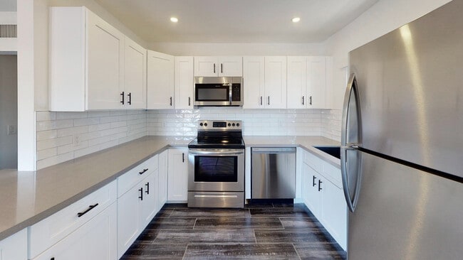 Building Photo - Tuscany Rental