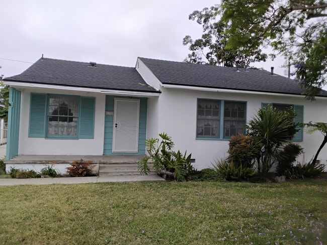 Building Photo - 5322 Lanai St