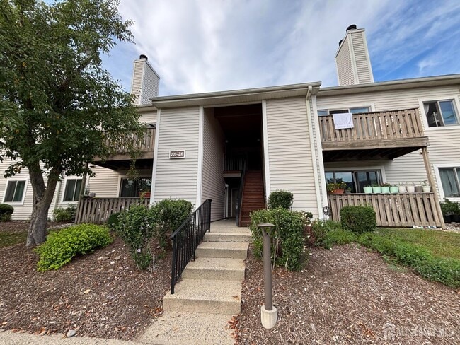 Building Photo - 215 Aspen Dr