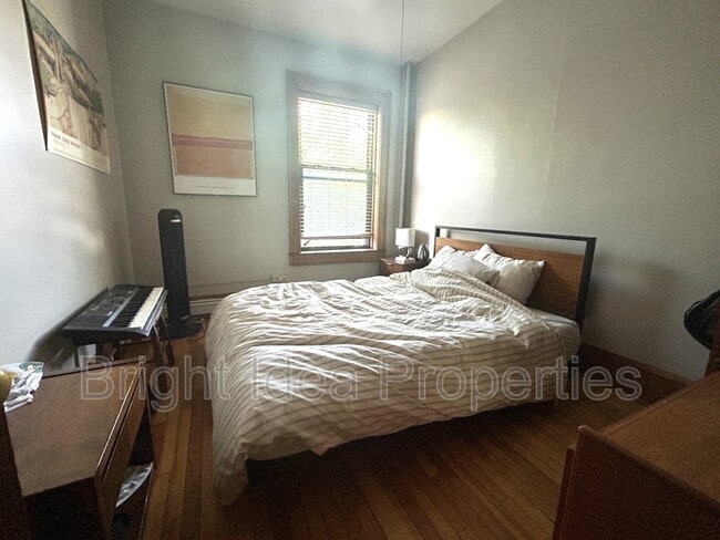 Photo - 2202 Hennepin Ave