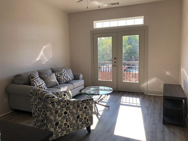 Photo - Touraine Plano