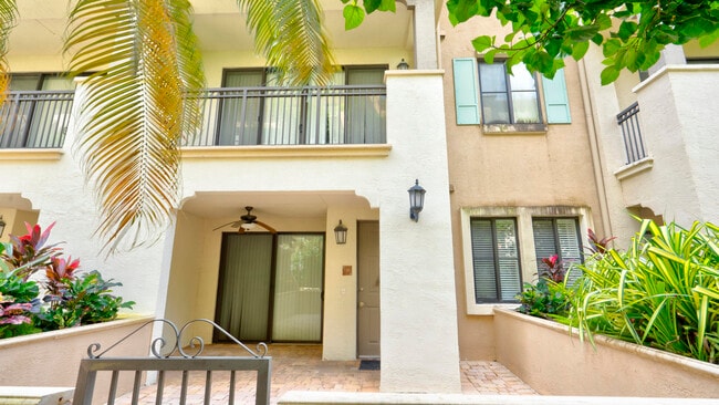 Building Photo - 3055 NW 126th Ave Unit 220