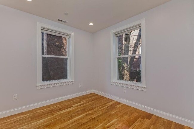 Photo - 731 Parker St Unit 2