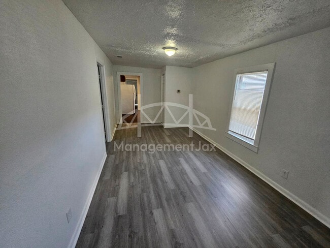 Photo - 2210 Pullman Ave