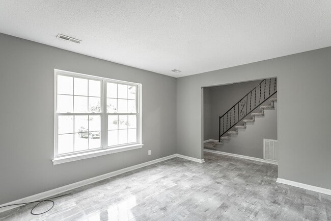 Photo - 510 Ely Rd Unit B