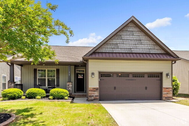 Building Photo - Charming 3-Bedroom Furnished Haven with Co... Rental