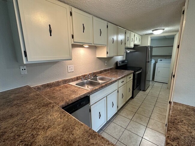 Photo - 3BD/2BA Townhouse located on the Germantown/Memphis Line!