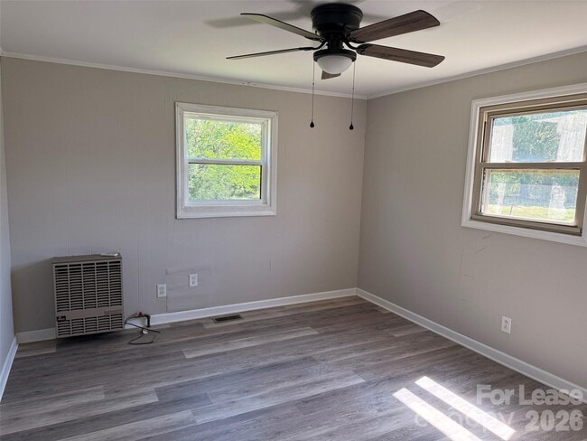 Photo - 742 Central Dr NW