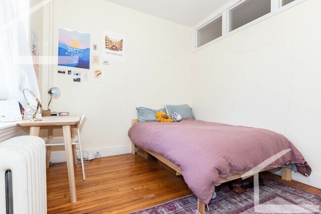 Photo - 3 Bed 1 Bath in Brookline