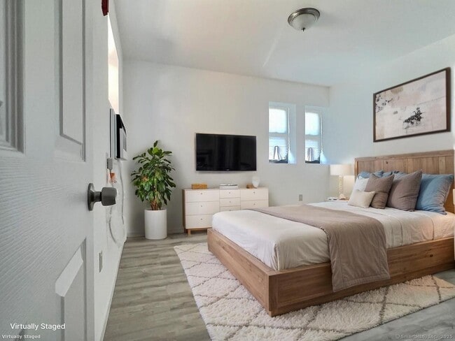 Photo - 677 Fairfield Ave Unit 204