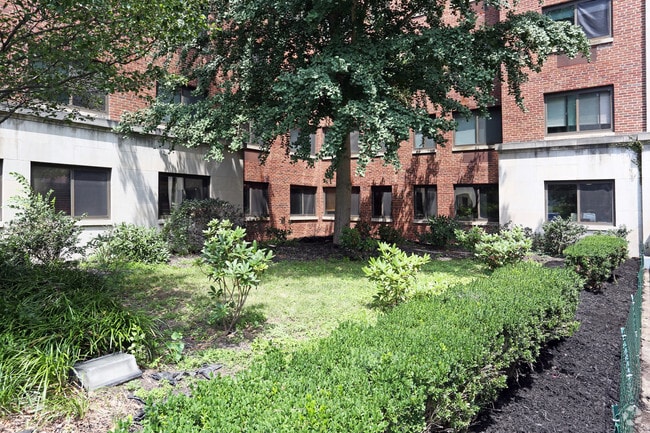 River Plaza Apartments