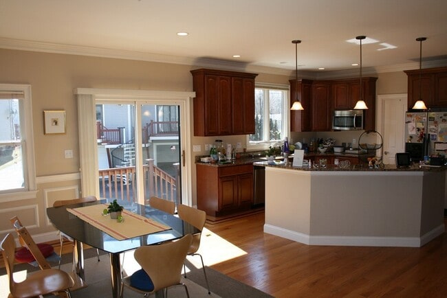 Photo - 18 5th Ave