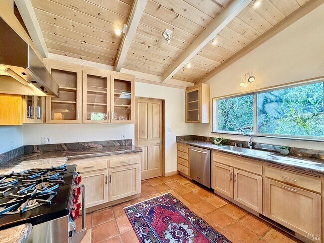 321 Dutch Henry Canyon Rd