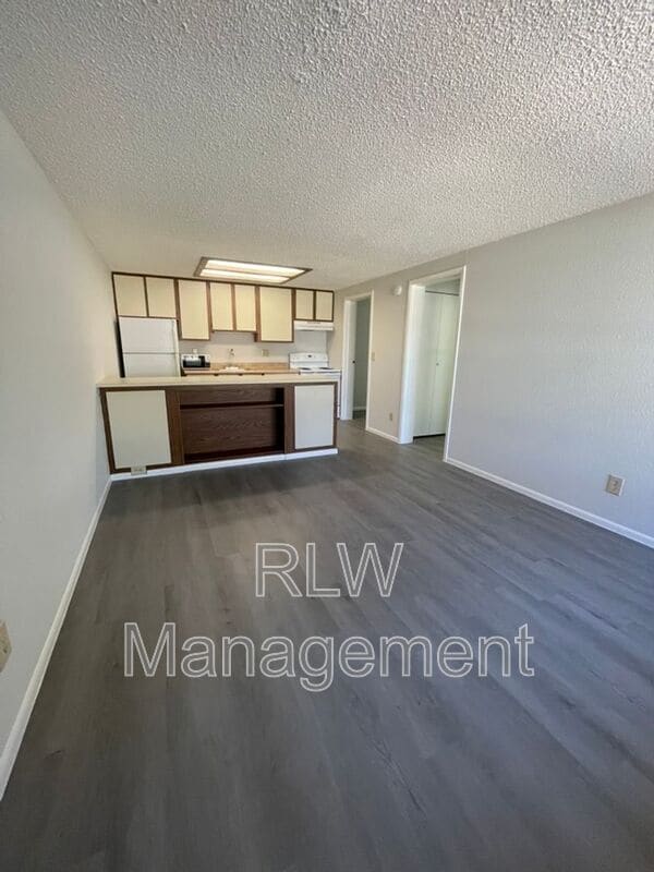 Building Photo - 611 Mt Homer Rd Unit Apt 47