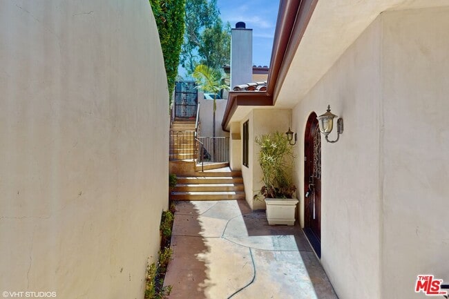 Photo - 3311 Deronda Dr