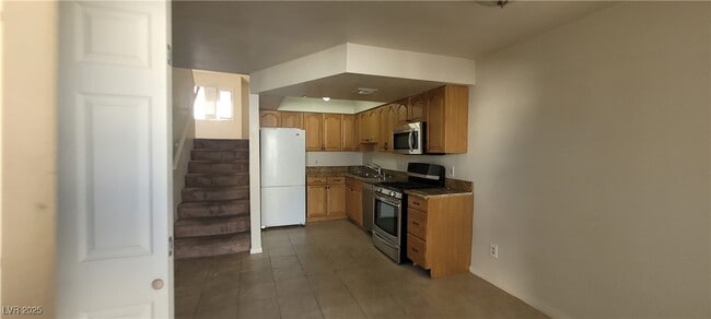 Building Photo - 2995 E Sunset Rd Unit 103 Rental