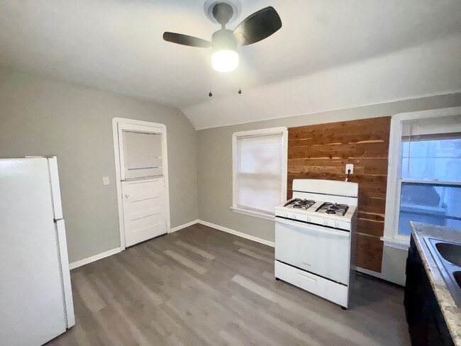 Photo - 12918 Ferris Ave Unit Up