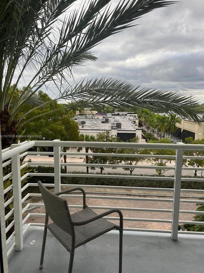 Photo - 2775 NE 187th St Unidad 310