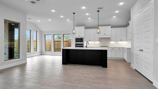 Photo - 5026 Albany Shores Ln