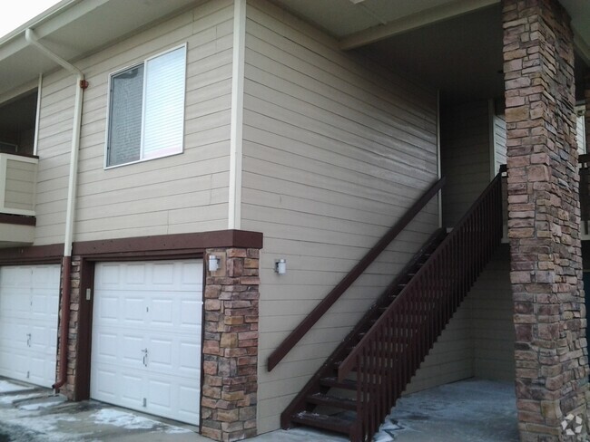Building Photo - Awesome 2 Bed/2 Bath Condo in Ft. Collins Unit C200
