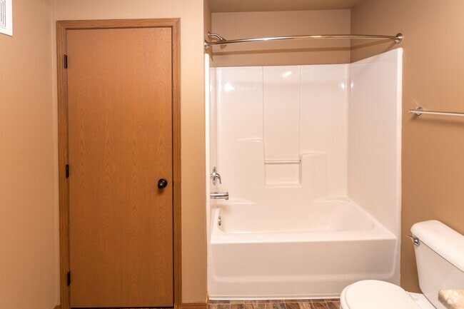 2BR, 1BA - 1,080SF