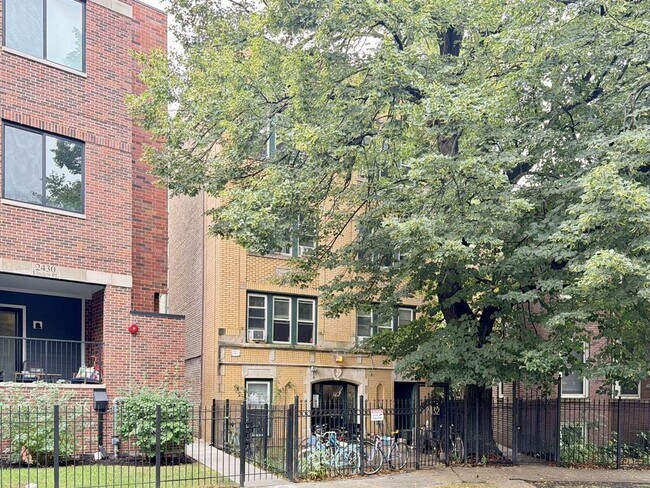 Photo - 2462 N Linden Pl Unit J02P