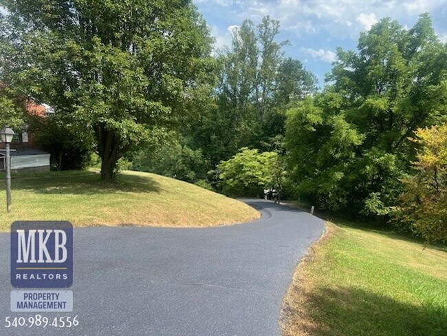 Photo - 2-Possibly 3 Bedroom completly remodeled h...