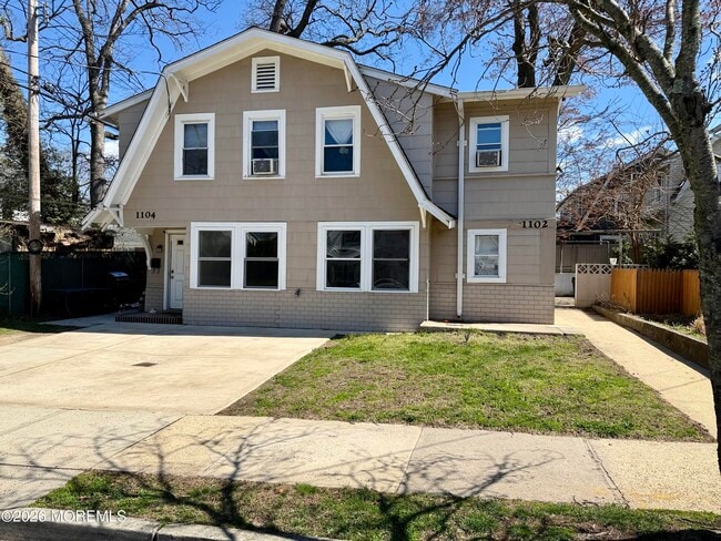 Building Photo - 1102 Drummond Ave