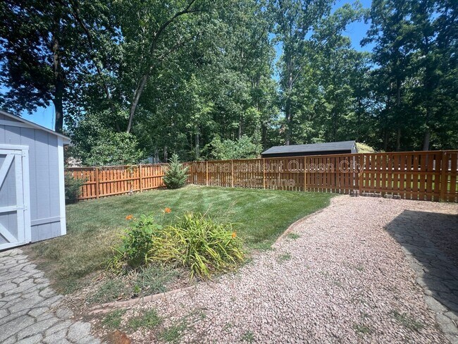 Photo - 3910 Armitage Dr