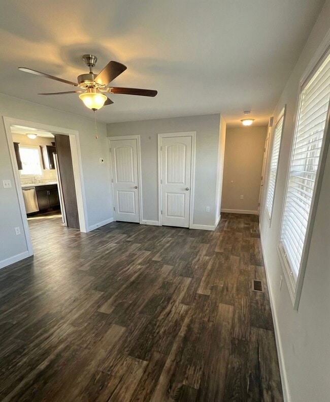 Photo - 3 Bed, 2.5 Bath - Single Family Home - AVAILABLE NOW