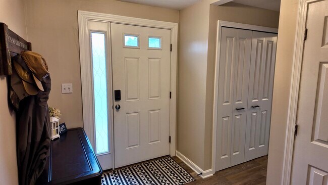 Photo - 86 Pendleton Ln