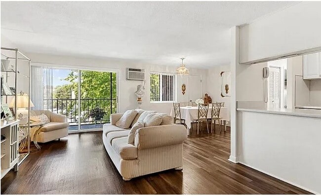 Building Photo - 64 Main St Unit 34B