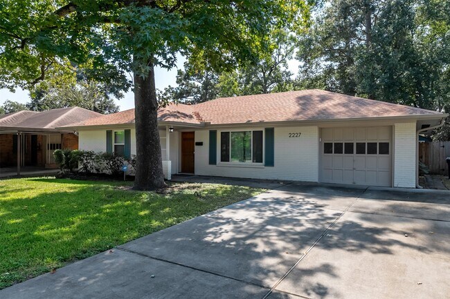 Photo - 2227 Libbey Dr