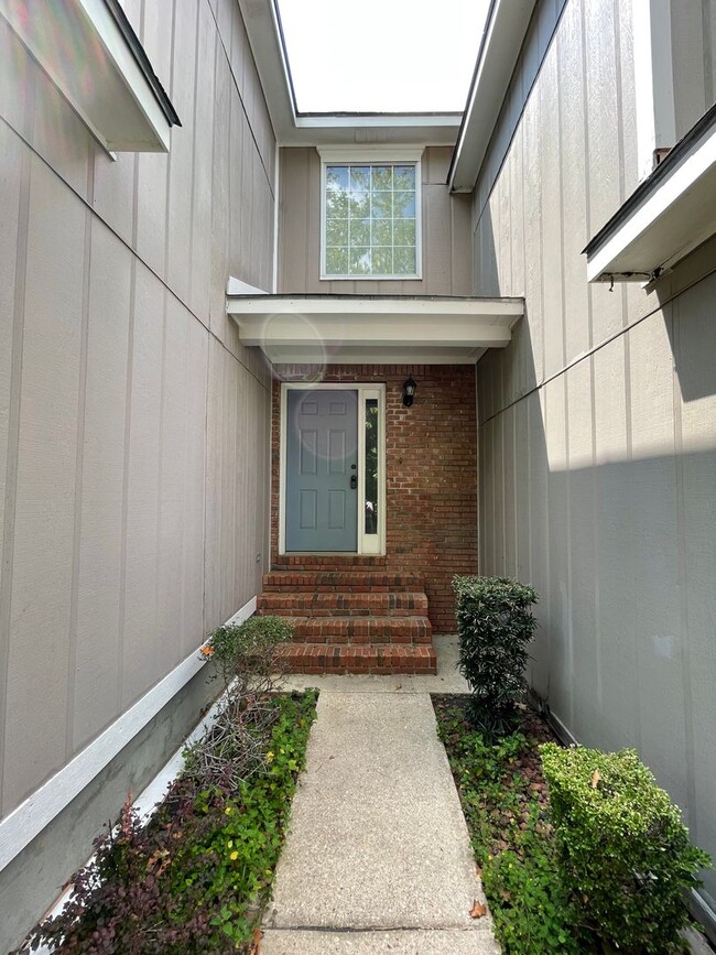 Briarwood West - Briarwood West Townhome