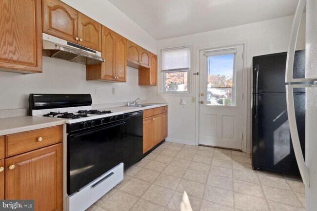 Photo - 4806 Hollywood Rd