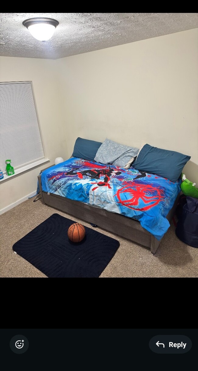 Photo - 685 Georgetown Ln