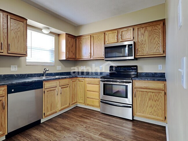 Photo - 2025 Apple Knoll Ln