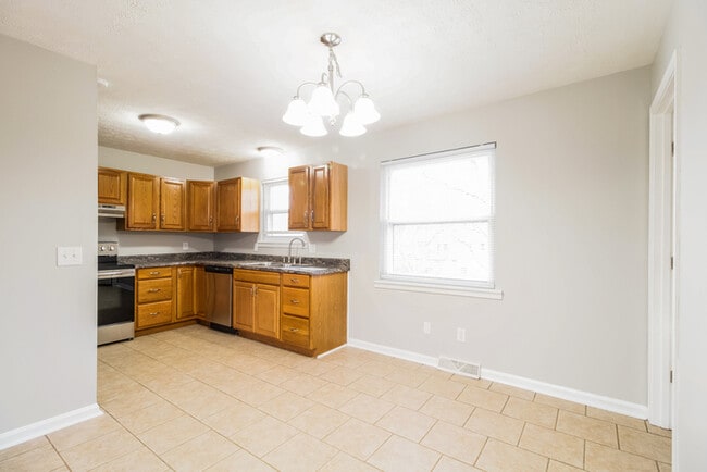 Photo - 682 Mimosa Ct