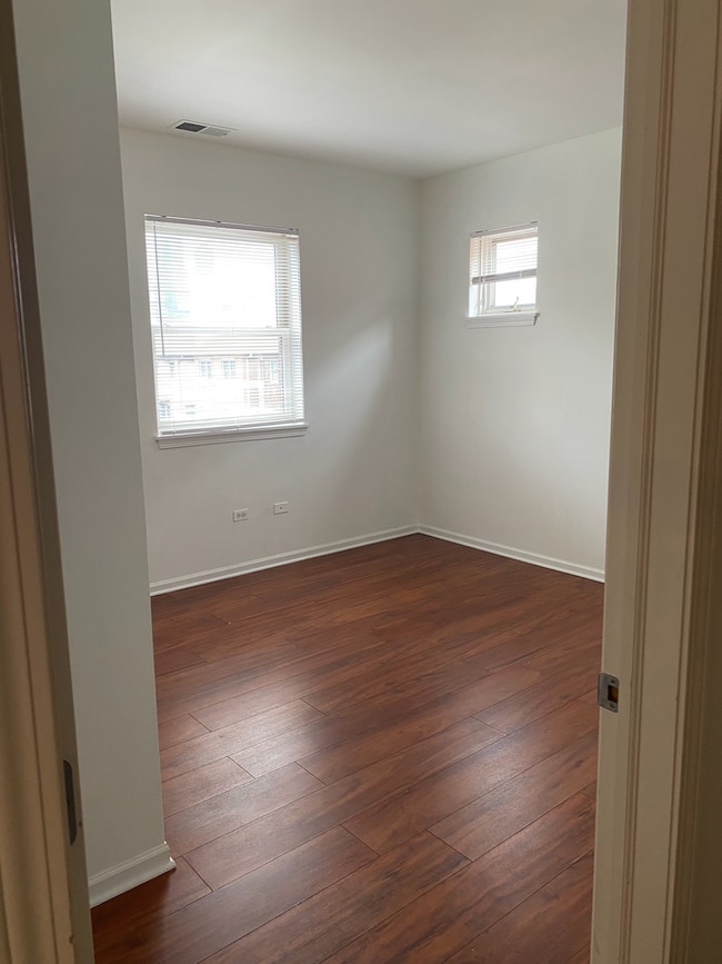 Bed Room 2 - 758 W 15th St Unit 3A