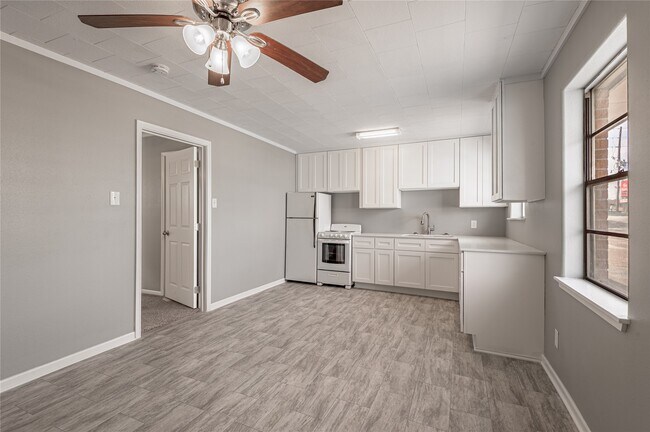 Photo - 2809 Sam Houston Ave Unit 6