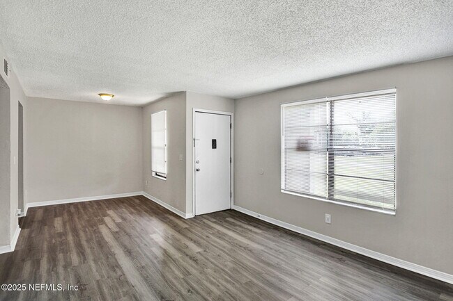 Photo - 473 Bentwood Ln Unit A