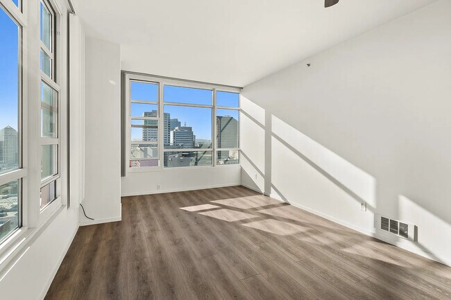 Photo - 1 Lakeside Dr Unit The Essex on Lake Merritt