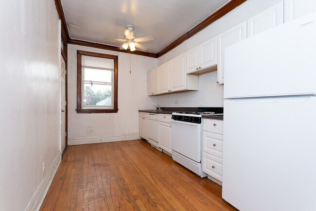 Photo - 4828 W Addison St Unit E3