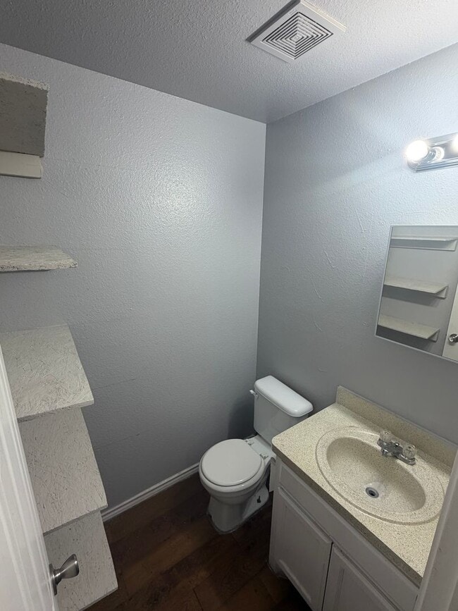 Photo - 3114-3116 Avenue L Unidad 3114