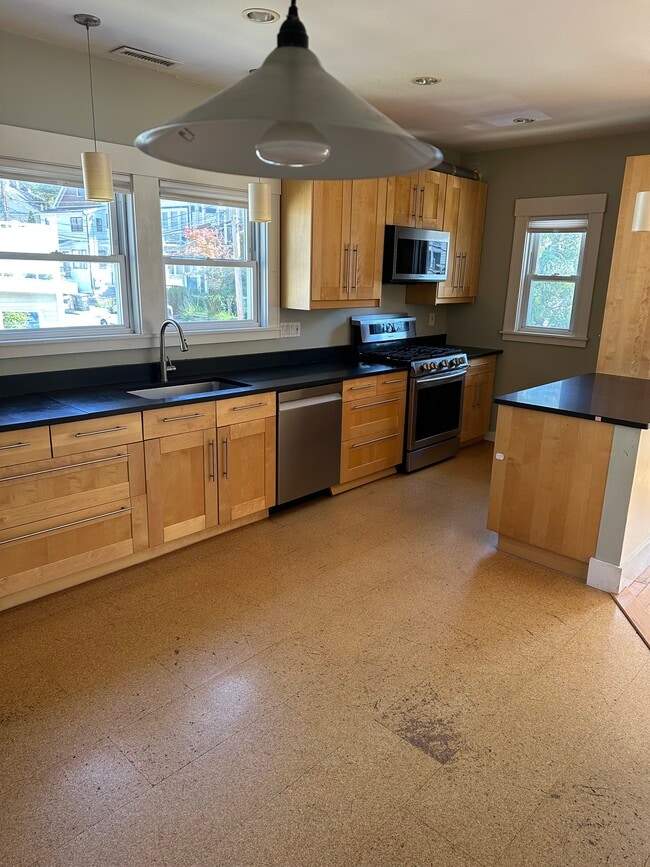 Building Photo - 95 -97 Conwell Avenue Unit 97 Rental