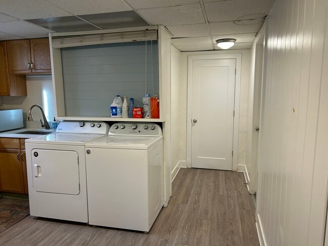 Cocina/Lavandería - 1130 E Garfield Ave