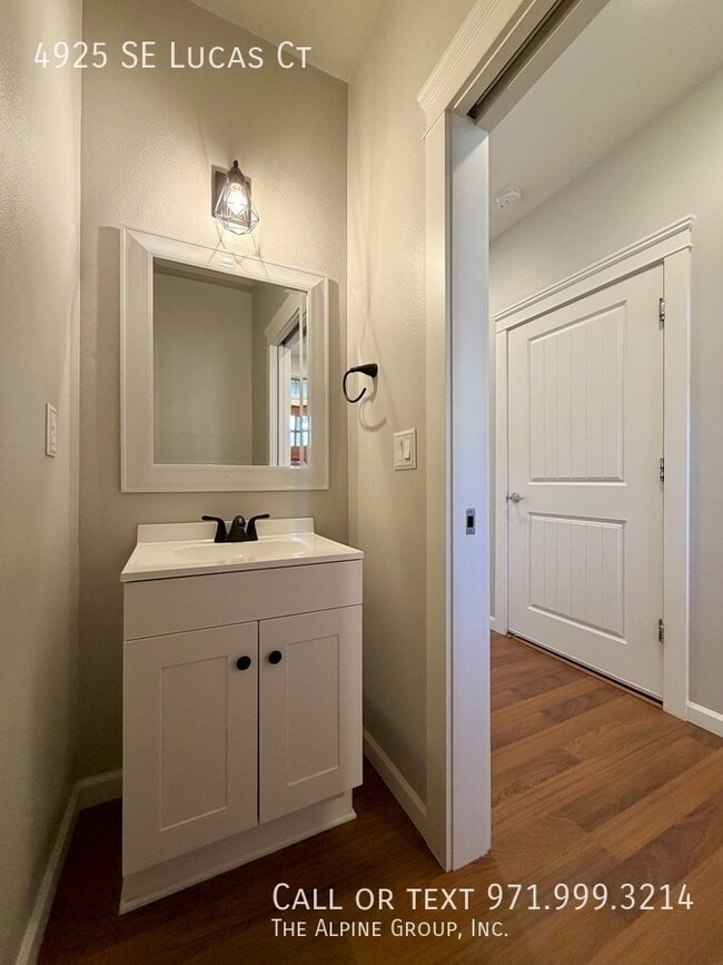 Photo - 4925 SE Lucas Ct